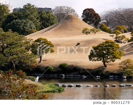 早春の水前寺公園富士築山 (熊本市) 早春の水前寺公園富士築山 (熊本市) 90031279