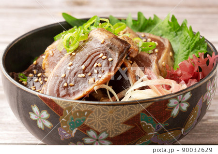 カツオのタタキ丼 90032629