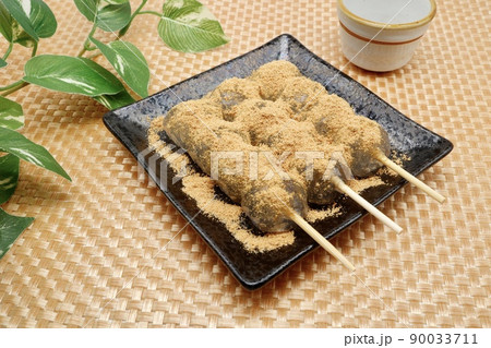 串刺しわらび餅 串刺しわらび餅 90033711