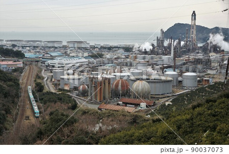 2023年10月に閉鎖されるENEOS和歌山製油所（旧 東燃ゼネラル石油） 90037073