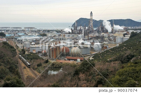 2023年10月に閉鎖されるENEOS和歌山製油所（旧 東燃ゼネラル石油） 90037074