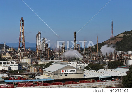 2023年10月に閉鎖されるENEOS和歌山製油所（旧 東燃ゼネラル石油） 90037107