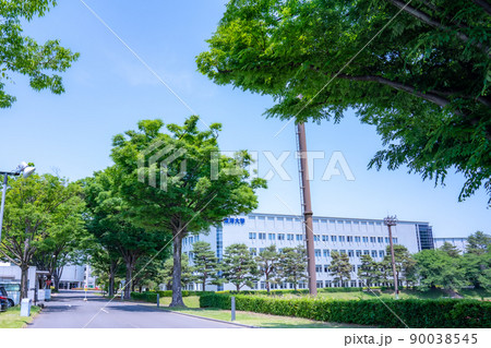 東洋大学川越キャンパス　理工学部　新緑に覆われ、都内からも近い 90038545