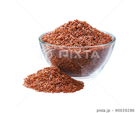chickpeas in a glass plate and scattered isolated on white background. 90039286