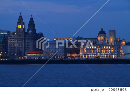 イギリス(UK) 世界遺産登録抹消された海商都市リヴァプール ピアヘッドの三美神スリーグレイシズ 90043698