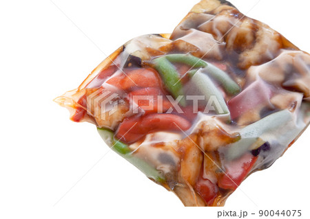 簡単おかず、黒酢あんかけ野菜炒め冷凍食品【白背景】 90044075