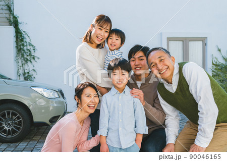 三世代家族 90046165
