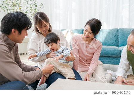 孫を囲む 孫を囲む 90046176