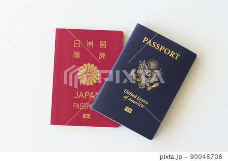 日本とアメリカのパスポート 90046708