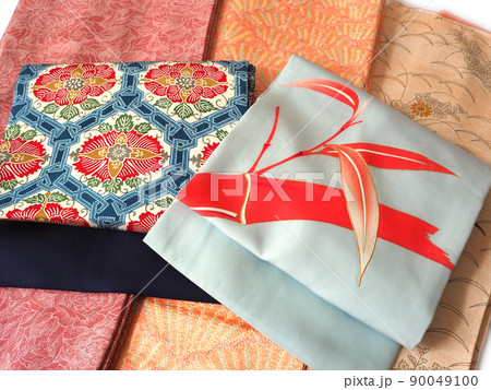 畳んだ着物　名古屋帯 90049100