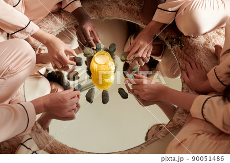 Young Women Fortune Telling Young Women Fortune Telling 90051486