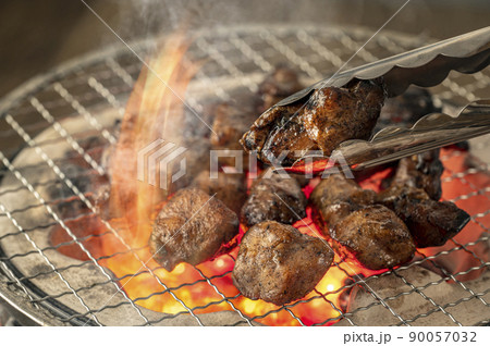 地鶏の炭火焼き 地鶏の炭火焼き 90057032