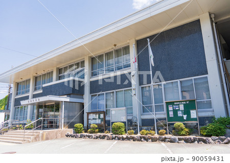 大阪府の豊能町役場庁舎 90059431