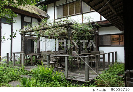 武相荘の中庭 町田市|旧白洲亭の緑に囲まれた静寂なテラスでした 武相荘の中庭 町田市|旧白洲亭の緑に囲まれた静寂なテラスでした 90059710