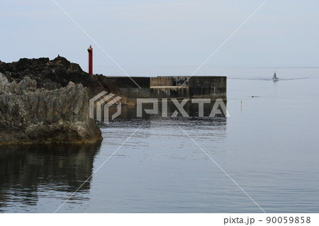 新潟　佐渡　姫津港北口灯台 90059858