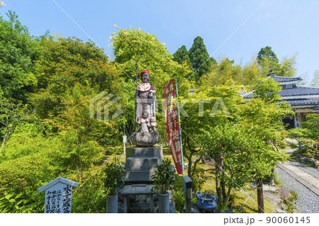 京都・嵯峨　檀林寺　水子地蔵尊（新緑の季節） 90060145
