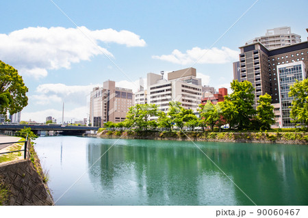 広島駅南側の川沿いのビル街です。ビジネスホテルやオフィスビルが連なります。都市風景の背景にどうぞ。 広島駅南側の川沿いのビル街です。ビジネスホテルやオフィスビルが連なります。都市風景の背景にどうぞ。 90060467