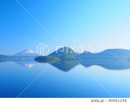 北海道の絶景 洞爺湖と羊蹄山リフレクション 北海道の絶景 洞爺湖と羊蹄山リフレクション 90061249