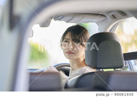 運転 女性 運転 女性 90061930