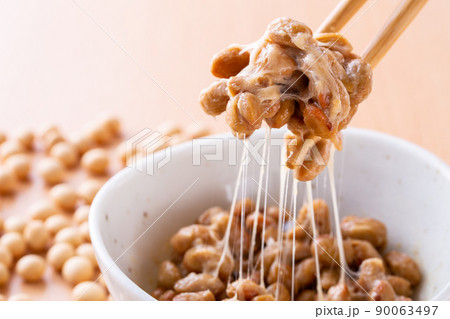 納豆を食べる 納豆を食べる 90063497