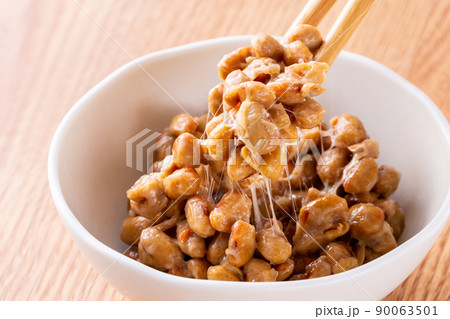 納豆を食べる 90063501