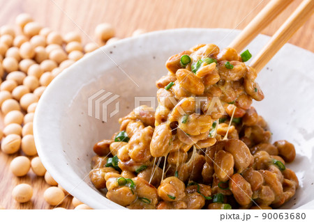 納豆を食べる 納豆を食べる 90063680