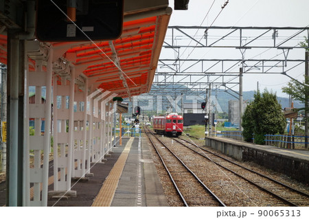 名鉄広見線　明智駅　進入する列車 90065313