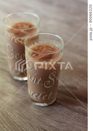 アイスカフェラテでコーヒータイム アイスカフェラテでコーヒータイム 90066320