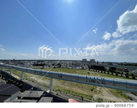 屋上駐車場からの景色　新大宮バイパスと首都高速道路 90066759
