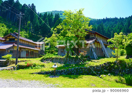 赤瓦と煙出しの里　大土町　加賀東谷重要伝統的建造物群保存地区　加賀市 90066960
