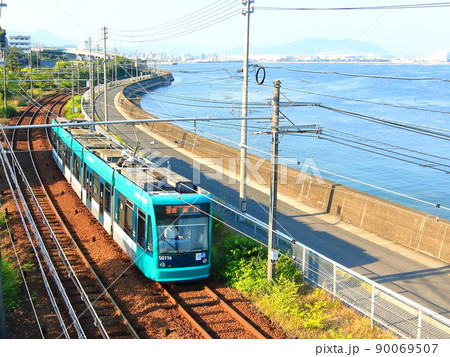 海岸を走る広島電鉄、路面電車 海岸を走る広島電鉄、路面電車 90069507