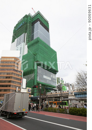 工事中のヒカリエ 90069631