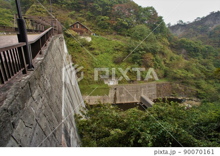 坂本ダムの堤体 90070161