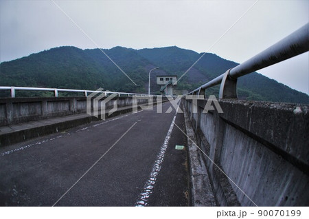 桐生川ダムの天端 90070199