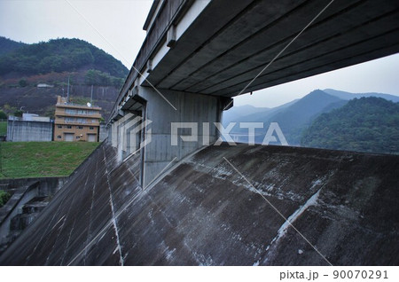 桐生川ダムの洪水吐 桐生川ダムの洪水吐 90070291