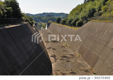 矢那川ダムの洪水吐 矢那川ダムの洪水吐 90070460
