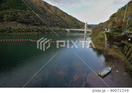 横山ダムの奥いび湖 横山ダムの奥いび湖 90072249