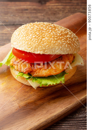 タンドリーチキンバーガー 90073856