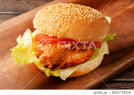 タンドリーチキンバーガー 90073858