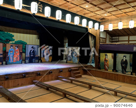 地芝居小屋の回り舞台 90074640