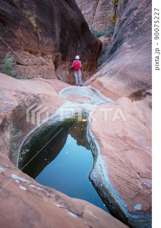Slot canyon 90075227