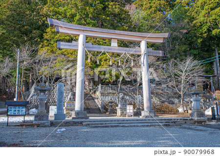 戸隠神社　中社　鳥居　春の季節　 90079968