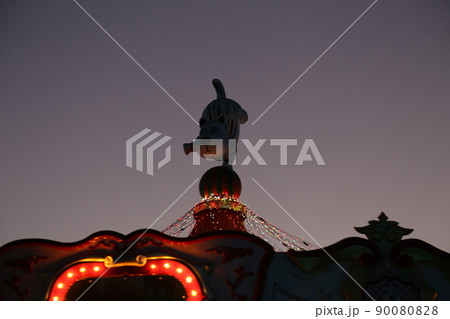 メリーゴーランドの屋根の人形 メリーゴーランドの屋根の人形 90080828