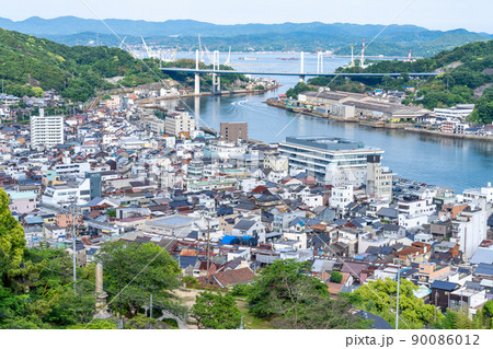 《広島県》千光寺公園から撮影(千光寺・天寧寺三重塔)尾道の風景 《広島県》千光寺公園から撮影(千光寺・天寧寺三重塔)尾道の風景 90086012