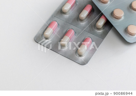 カプセル剤と錠剤 カプセル剤と錠剤 90086944
