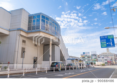 駅前風景　蛍池駅 90088486