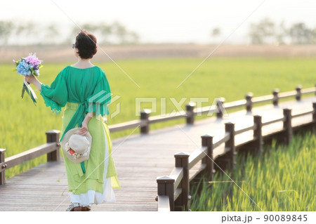 女性 女 女の子 90089845