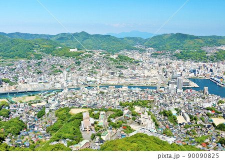 長崎県　青空の長崎市 90090825