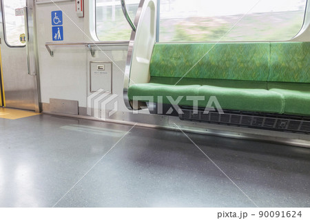 京王線　新宿行き　府中駅　府中駅ホーム　車内　座席　グリーン　ドア 90091624