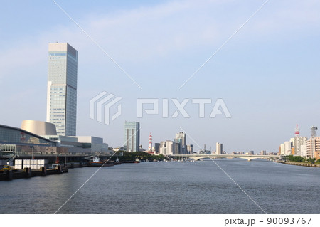新潟 新潟市 佐渡汽船ときわ丸から眺める風景(信濃川) 新潟 新潟市 佐渡汽船ときわ丸から眺める風景(信濃川) 90093767